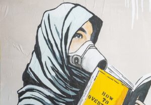 Street Art: a Roma "Poisoned by the Islamic Regime" la nuova opera della Street Artist Laika a sostegno delle donne Iraniane