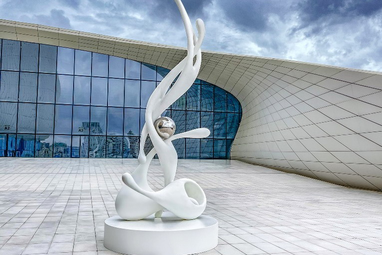 Gianfranco Meggiato all’Heydar Aliyev Center di Baku fino al 26 ottobre