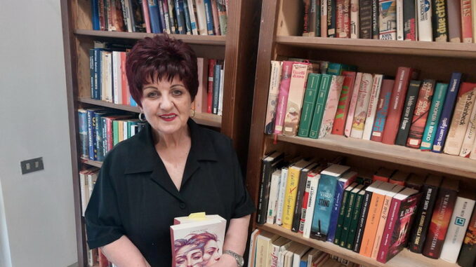 Caterina Arnoldi, in libreria e negli store digitali il nuovo romanzo Vite sul filo del tempo. Linee di sangue e d'amore. Vol. 1 Caterina Arnoldi, in libreria e negli store digitali il nuovo romanzo Vite sul filo del tempo. Linee di sangue e d'amore. Vol. 1